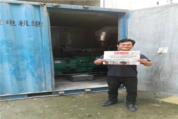 發(fā)電機(jī)租賃工人幸苦的一天